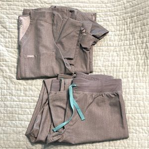 Basically New Figs Scrubs 2 Pair Size Small